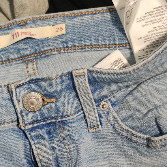 Levi's 711 Skinny Jean - Picture 4 of 7